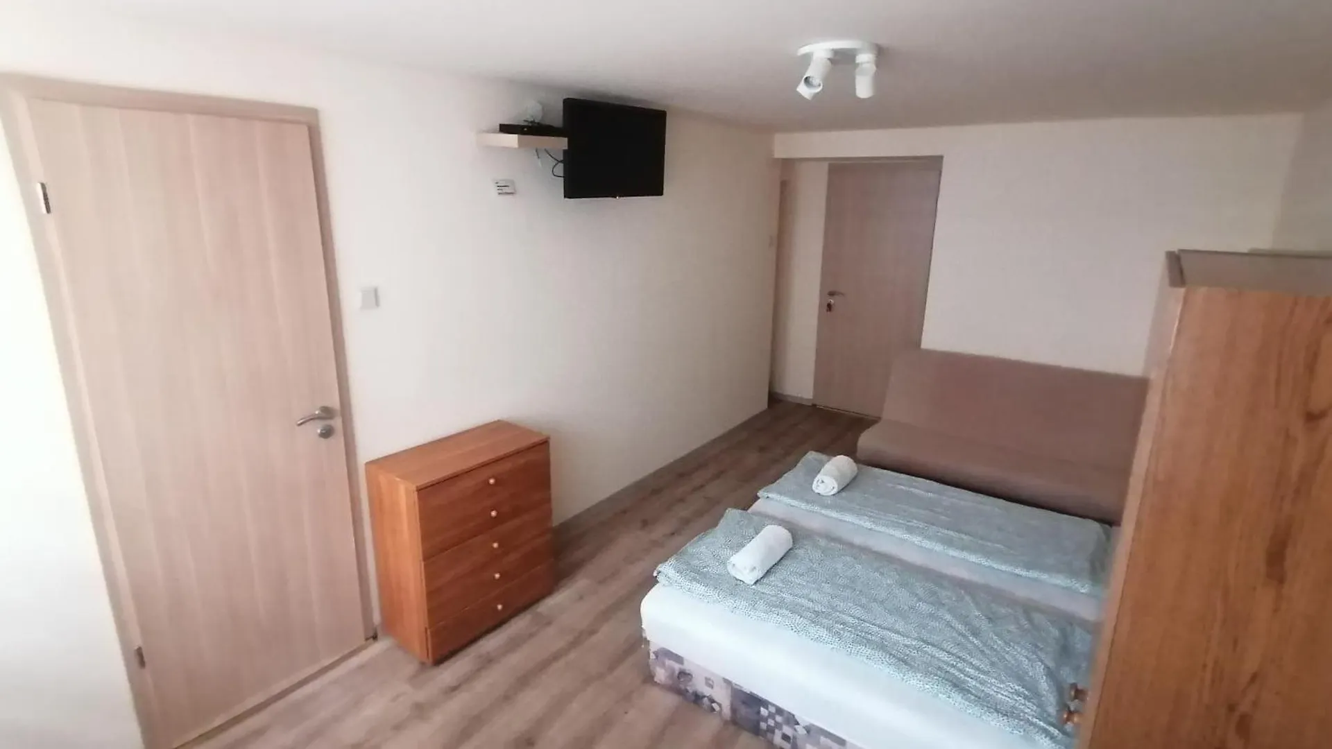 Pozsonyifirst 2 privat room Budapest